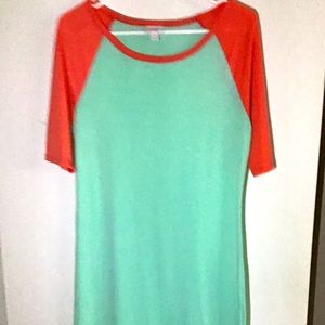 Medium LuLaRoe Julia